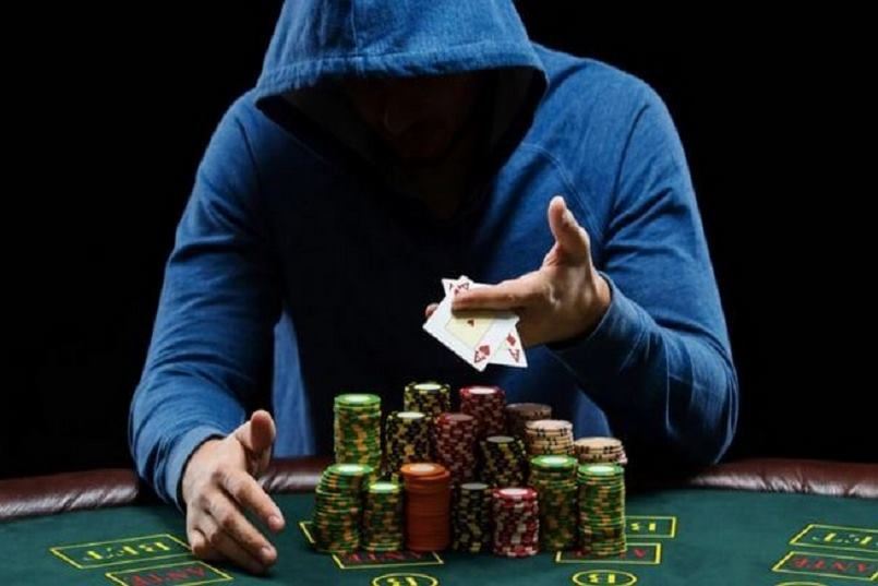 Bluff trong poker áp dụng trực tuyến sẽ mang lại hiệu quả cao hơn nhiều lần